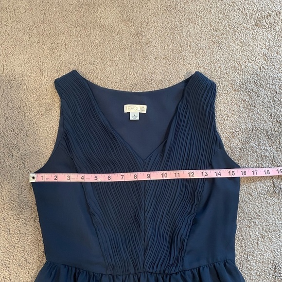 Tevolio Blue Sleeveless V-Neck Dress With Side Zipper- Size 6 - Picture 10 of 12